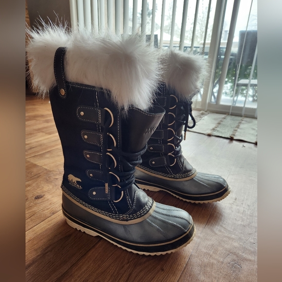Sorel Joan of Arctic Boots LIMITED EDITION - Picture 1 of 4